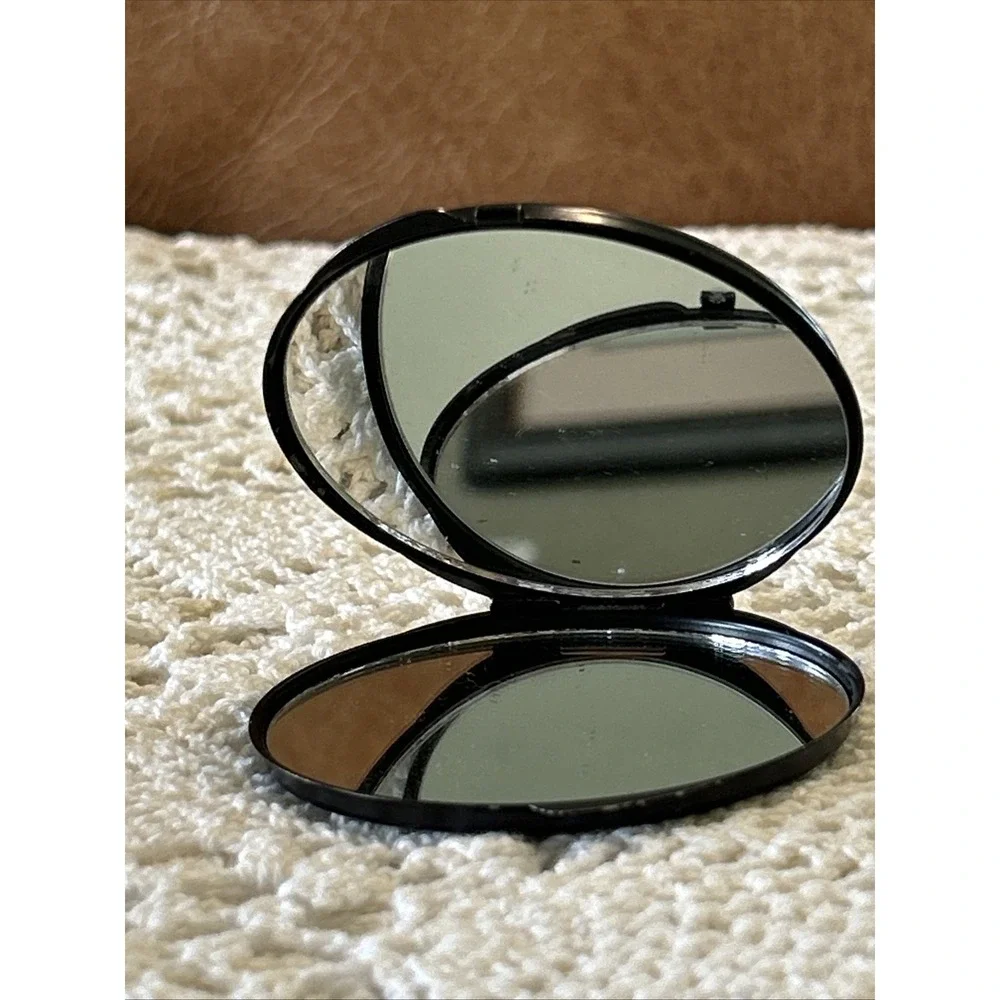 VTG FOREVER 21 Art Deco Design Compact Mirror Love & Beauty